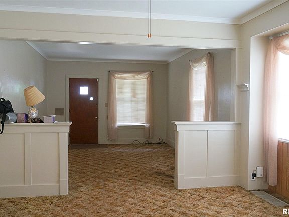 3rd image of 110 E Gift Ave