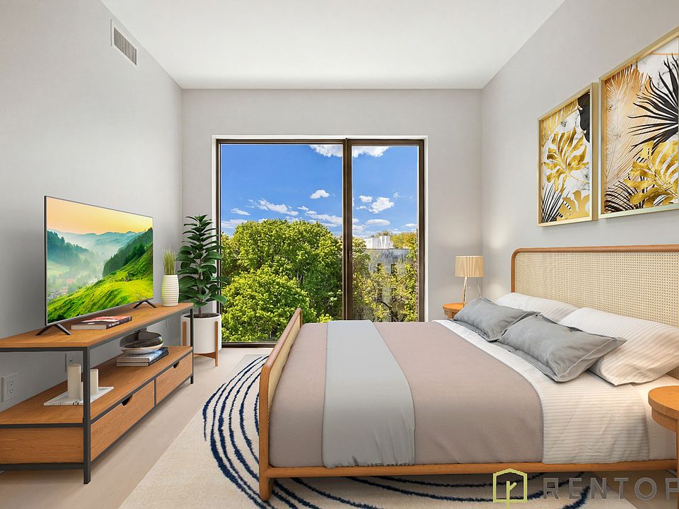 1st image of 960 Franklin Ave #505