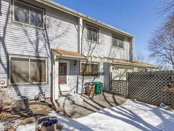 4th image of 933 Breezewood Cir