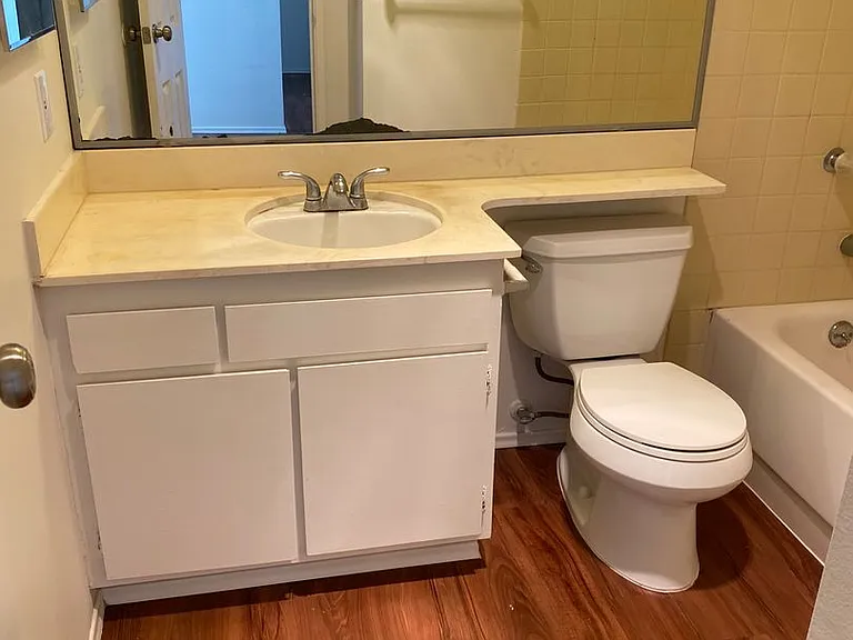 1645 Emerald St #2K — Photo 8
