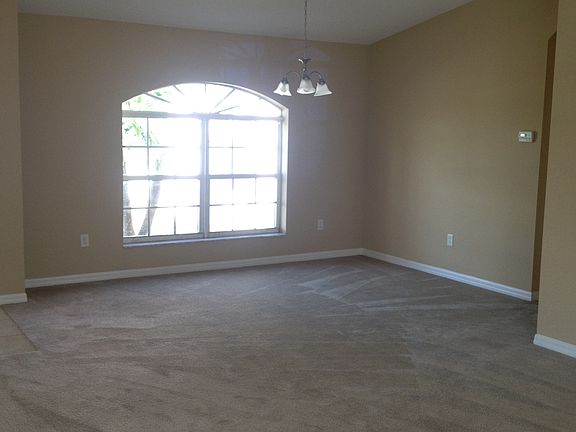 5th image of 614 SW McCullough Ave