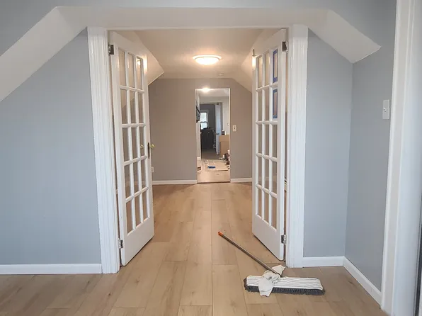 571 Avenue A image 1 of 10