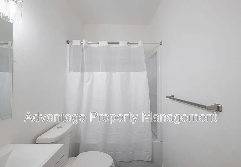 2190 SE Marion St — Photo 31