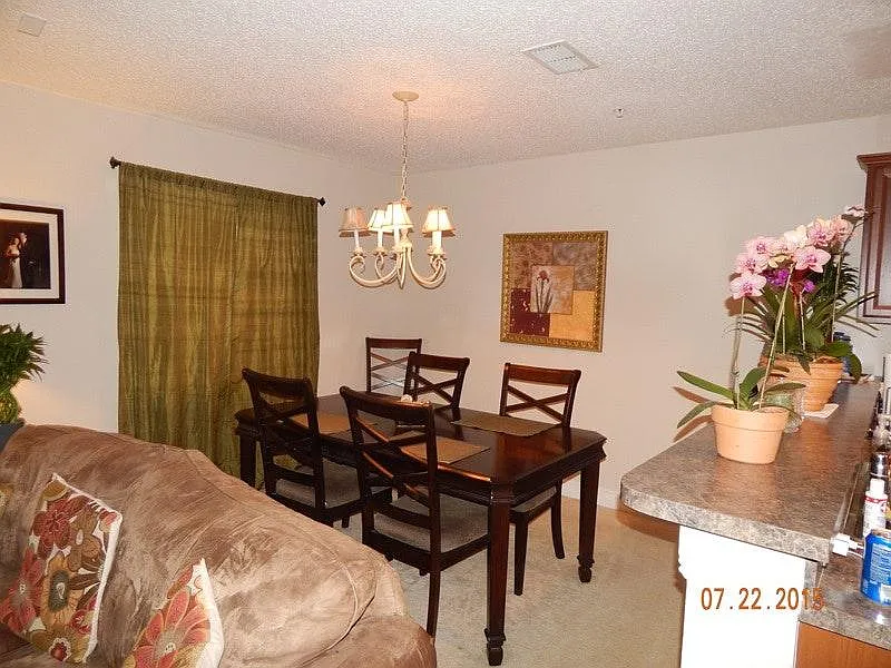 2 bed, 2.5 bath, 1275 sqft, $1,900 — Photo 4