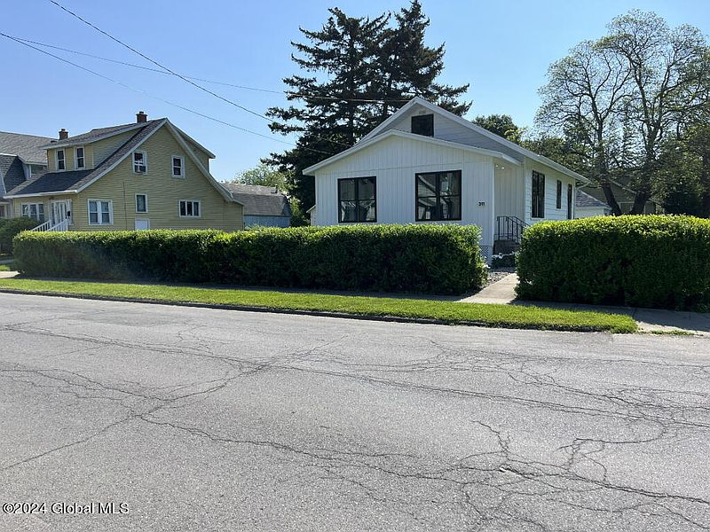 2nd image of 311 Pleasantview Avenue