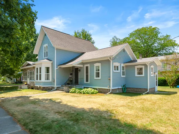 120 Hicks Ave, Plainwell, MI 49080