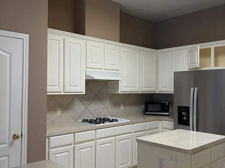207 Kettleman Ln N — Photo 21