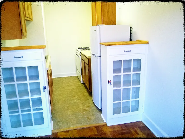 El Villa Apartments — Photo 21