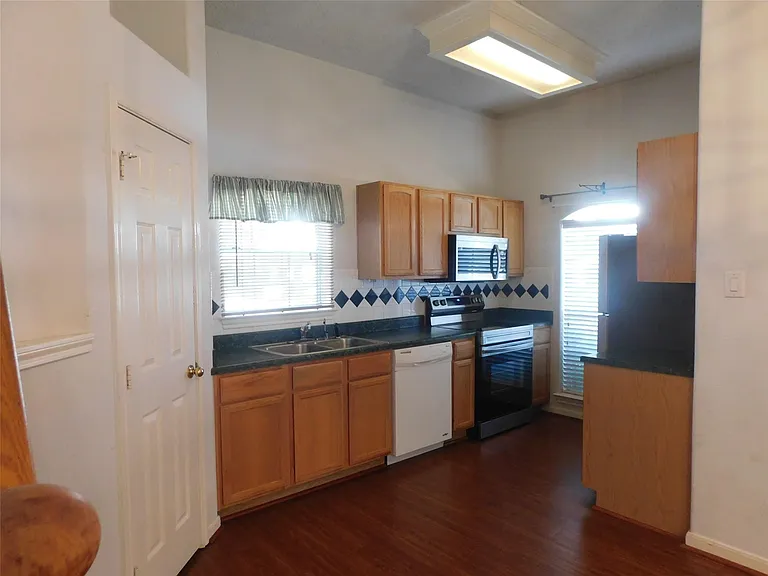 2710 Grants Lake Blvd #G3 — Photo 25