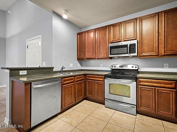 5th image of 4917 Key Lime Dr Unit 302