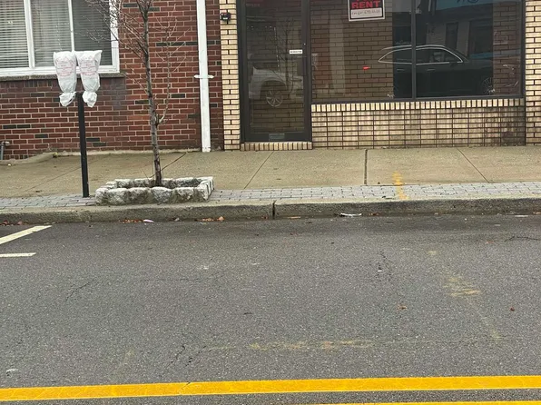 542 Anderson Avenue image 1 of 10