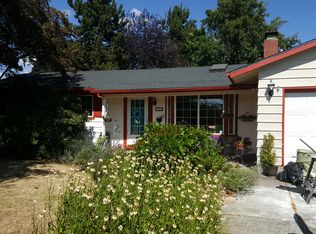 3015 Arrowhead St, Eugene, OR 97404