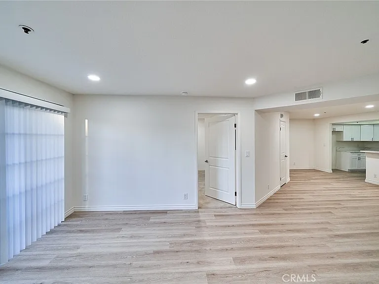 345 S Alexandria Ave #212 — Photo 14