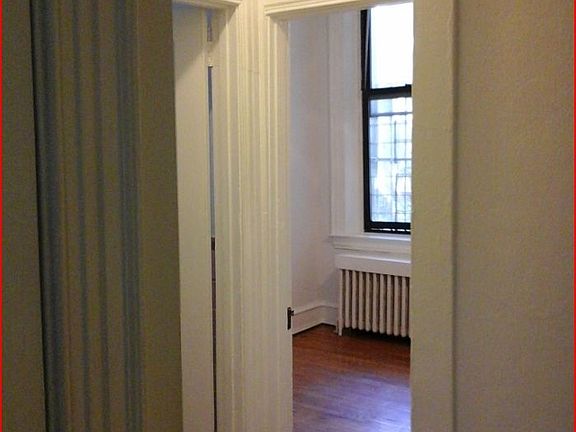 5th image of 405 S 42nd St APT 1A
