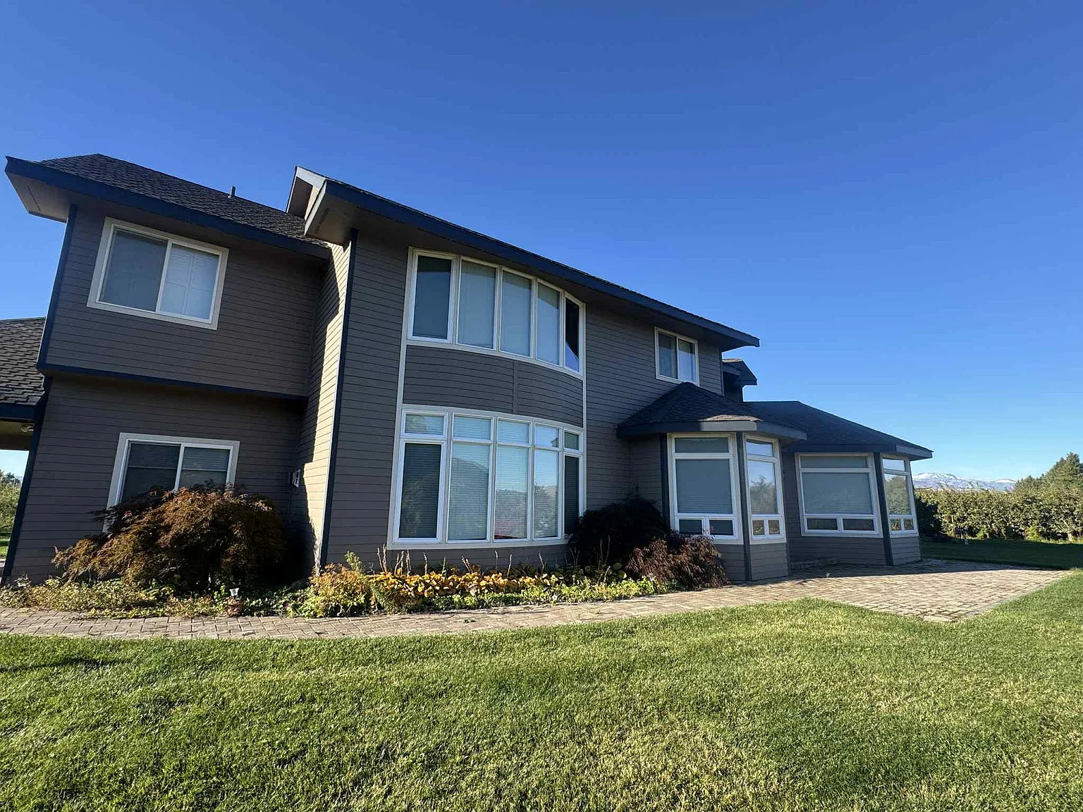 4 bed, 4094 sqft, $2,500 — Photo 4