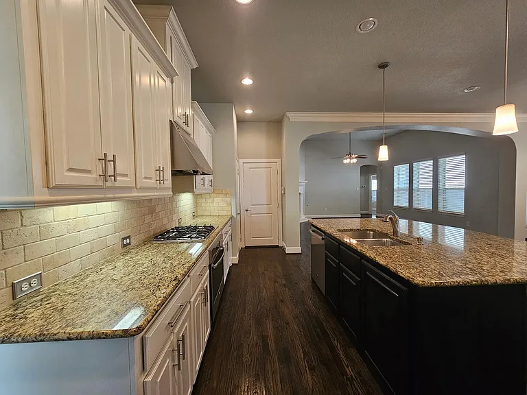 2621 Hundred Knights Dr — Photo 5