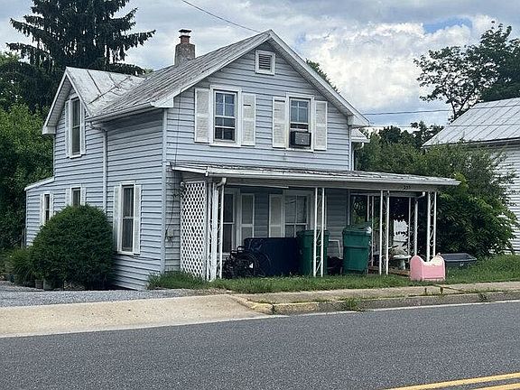 2nd image of 255 E Lee St