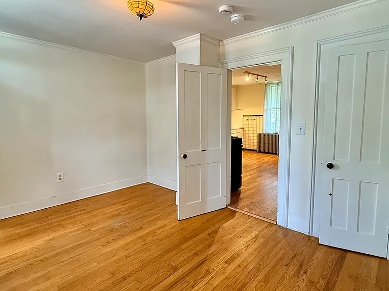 25 Center St #3 — Photo 7