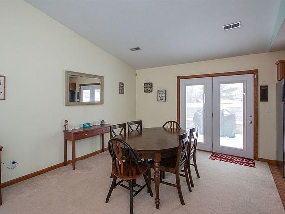 4th image of 1006 Wildwood Ct
