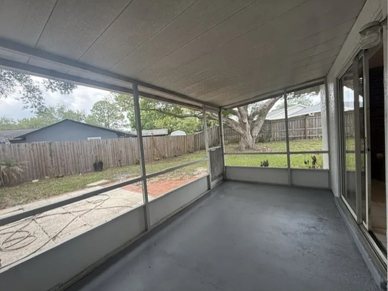 120 Sunset Dr — Photo 2