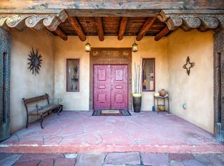 23 Las Tusas Rd, Ranchos De Taos, NM 87557