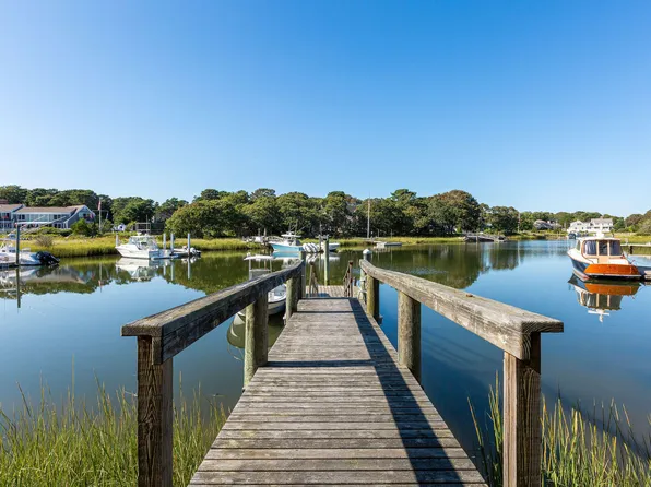 24 Dunes Road, Harwich Port, MA 02646