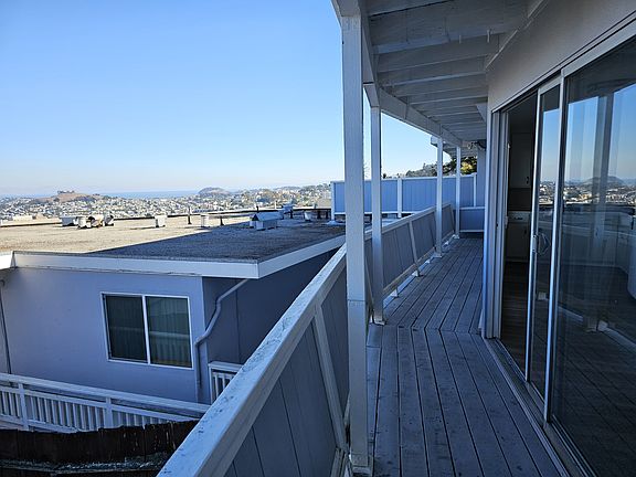 3rd image of 725 Corbett Ave APT 7