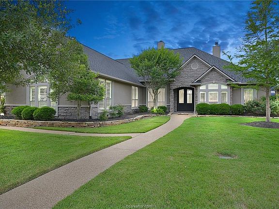 2nd image of 1201 Royal Adelade Dr