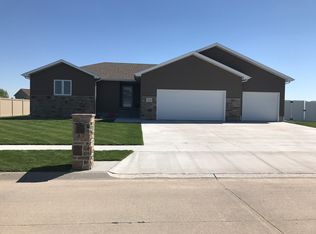 1113 26th St, Gothenburg, NE 69138