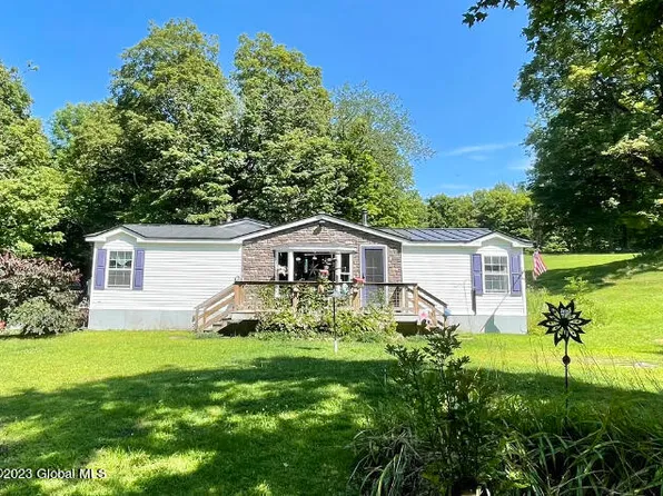 25 Hillcrest Way, Granville, NY 12832