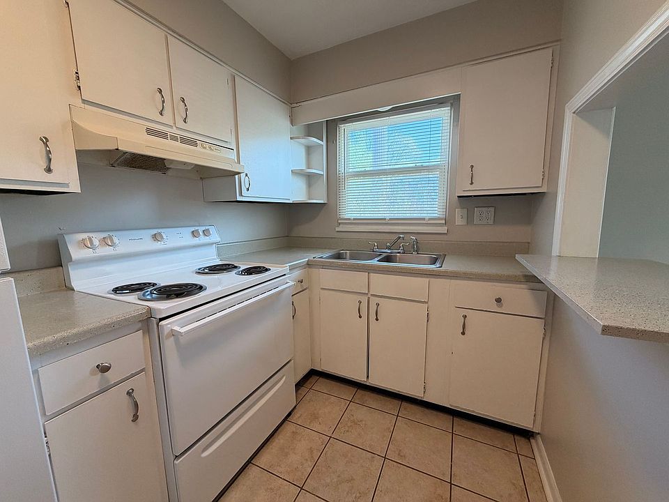 1st image of 810-811 Howard Ave #811-1W