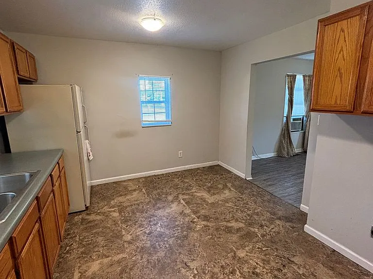 4237 Holston Dr — Photo 5