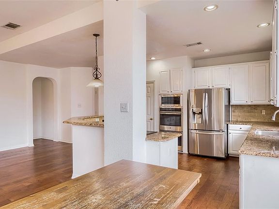2nd image of 105 Nonesuch Pl