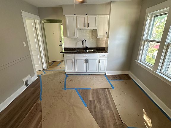 3rd image of 11716 Parkhill Ave #1