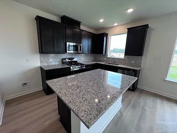 4th image of 132 Overhill Dr