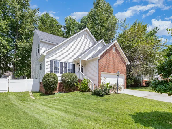 2313 Horizon Hike Ct, Raleigh, NC 27609