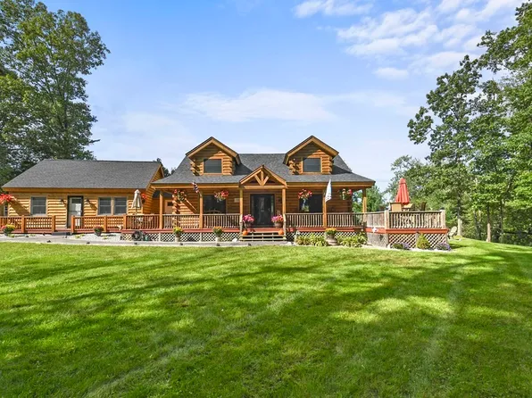 15 Pondview Ter, Dudley, MA 01571