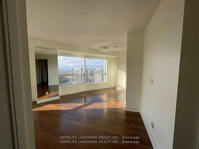 135 Village Green Sq #3923 — Photo 15