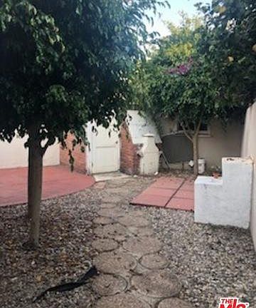 3rd image of 806 Venice Blvd