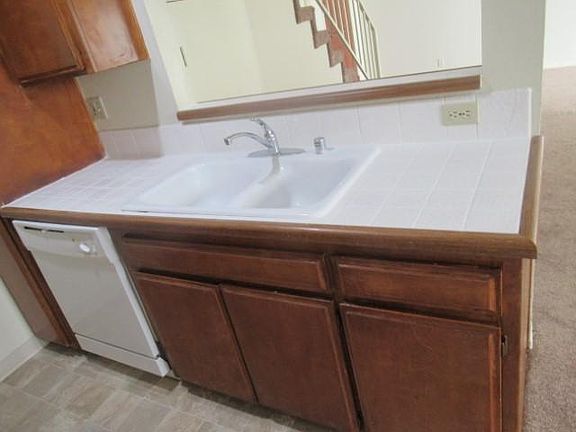 5th image of 3614 Faris Dr APT 37