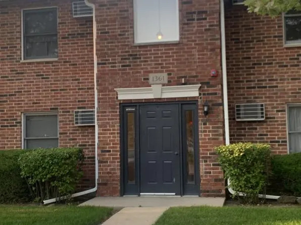 1361 Cunat Ct APT 2C, Lake In The Hills, IL 60156