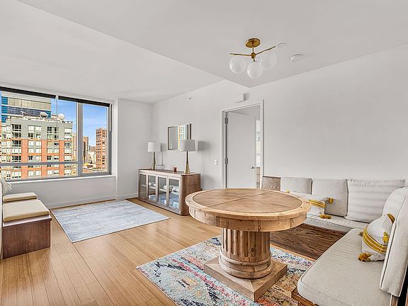 4th image of 2 River Ter APT 20F