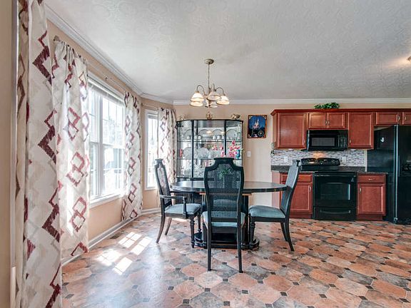 3rd image of 1316 Loren Cir