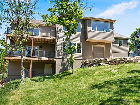 3rd image of 409 Silverwood Circle