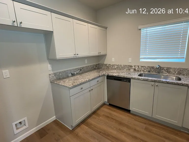 510 S Summit St #101-103 — Photo 7