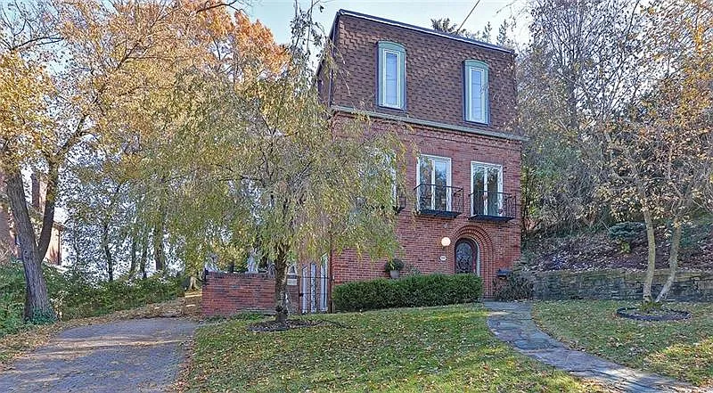 1055 S Negley Ave photo 1