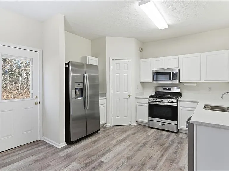 2913 Greyhawk Ln — Photo 18