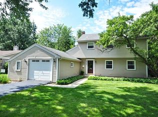 5730 Ridgewood Dr, Western Springs, IL 60558