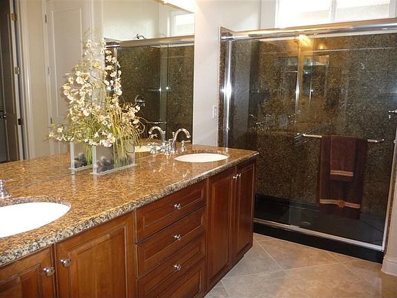 5th image of 2073 Thornecroft Ln