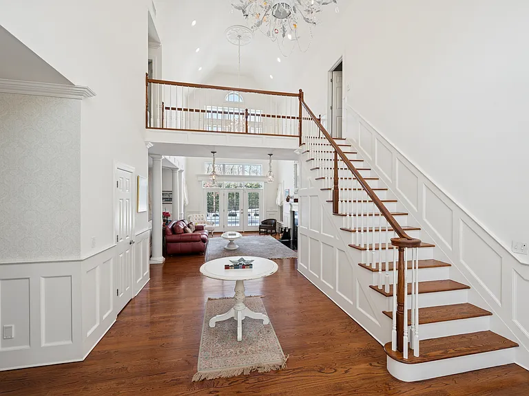 309 Old Sag Harbor Rd — Photo 5